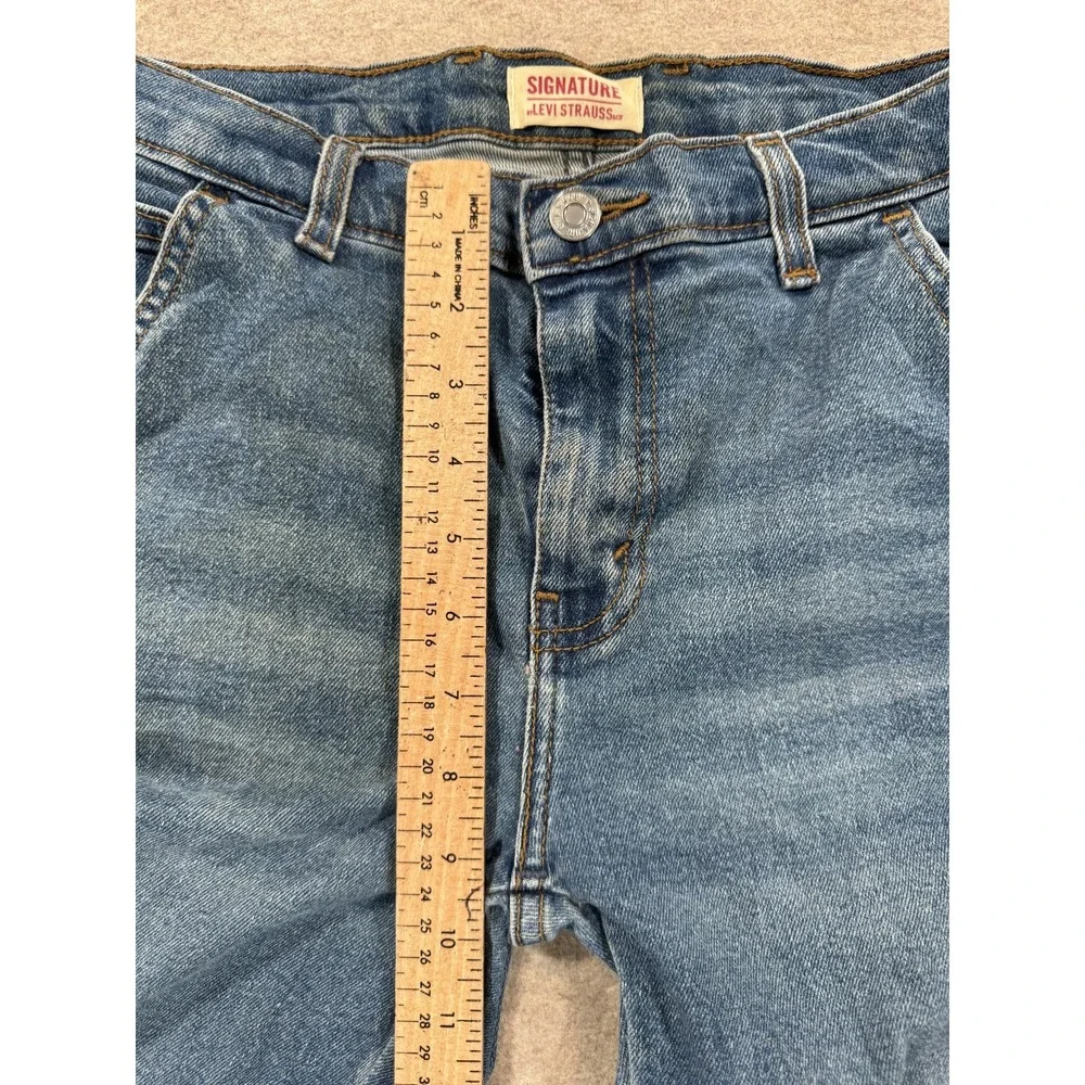 Signature by Levi Strauss & Co. signature by
